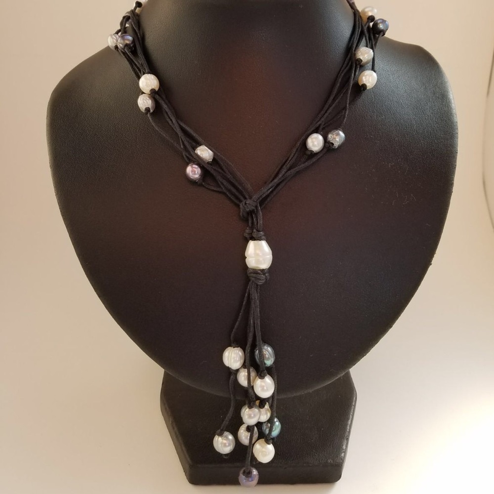 🖤Leather Cord Knotted Pearl Necklace🖤